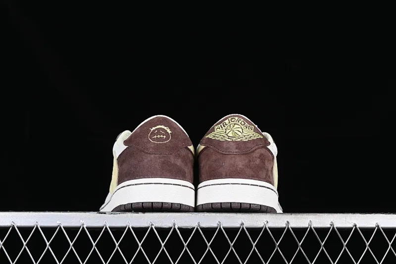 All Categories Air Jordan Jordan Series Basketball Shoes Air Jordan 1 Low Travis Scott x Air Jordan 1 Low OG AJ1 Joe 1 Reversed Overhook Joint Style Casual Sports Basketball Shoes DM7866-810